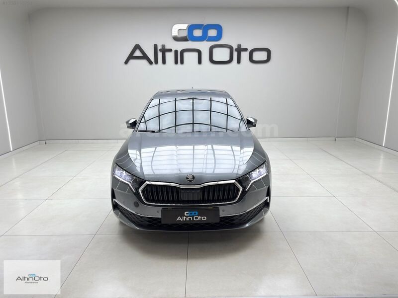 2025 SKODA OCTAVİA PREMİUM+HATASIZ+BOYASIZ+BAYİ 1