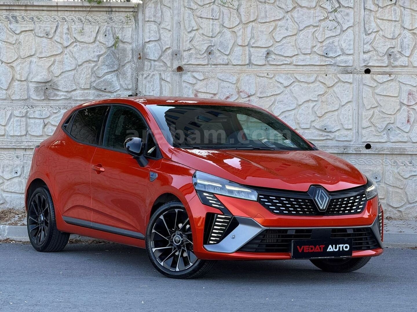 VEDAT AUTO'DAN 2024 RENAULT CLİO 1.0 TCE TECHNO ESPRİT ALPİNE! 3
