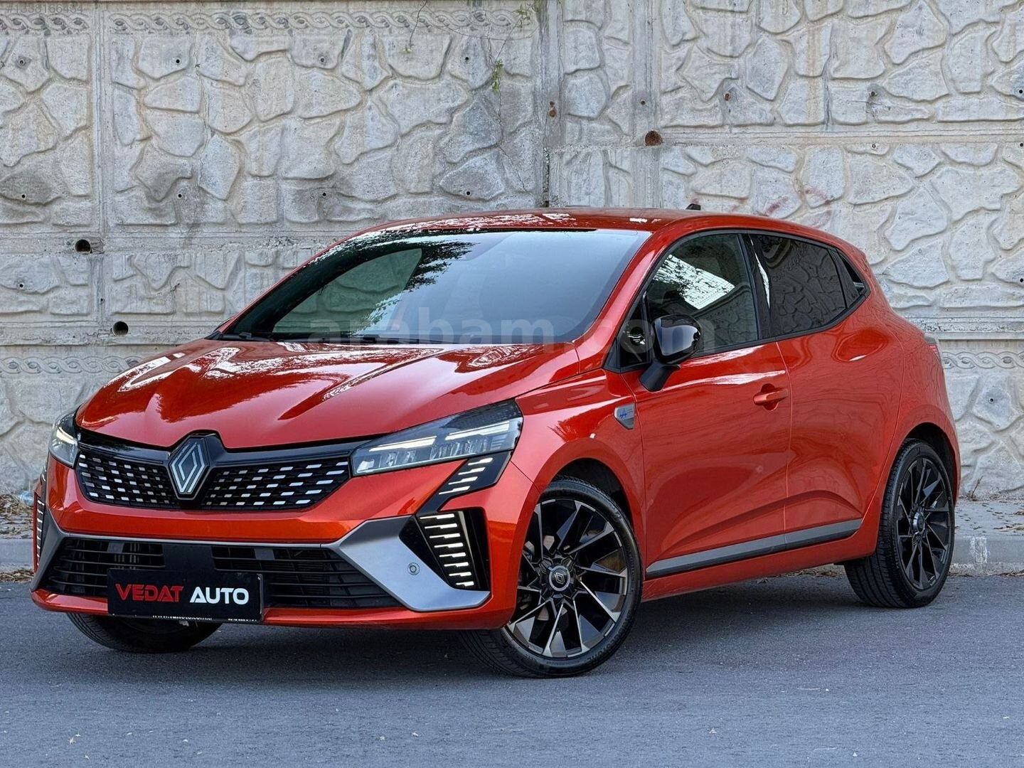 VEDAT AUTO'DAN 2024 RENAULT CLİO 1.0 TCE TECHNO ESPRİT ALPİNE! 1
