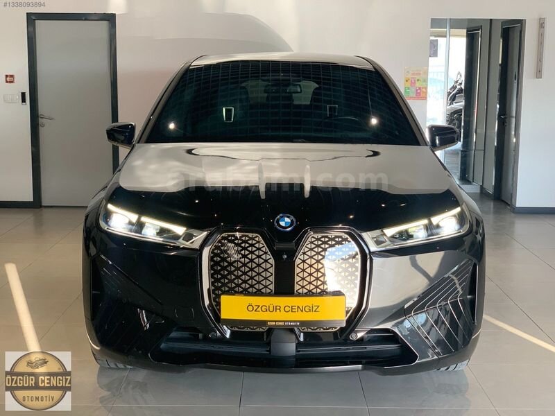 ÖZGÜR CENGİZ'DEN 2021 MODEL BMW İX xDRİVE 85.000 KM HATASIZ