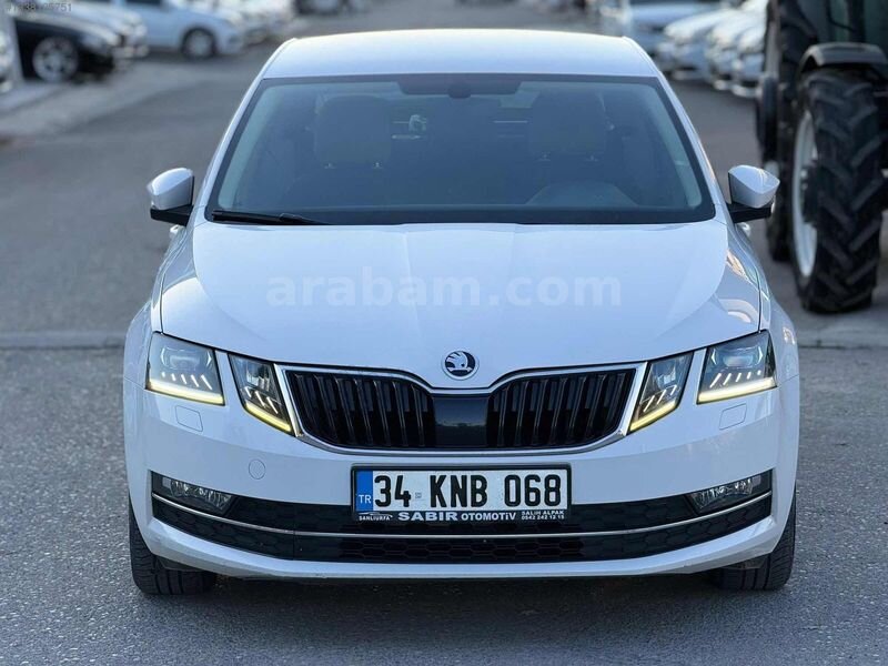 2017 SKODA OCTAVİA STİL HATASIZ BOYASIZ 203.000 KM