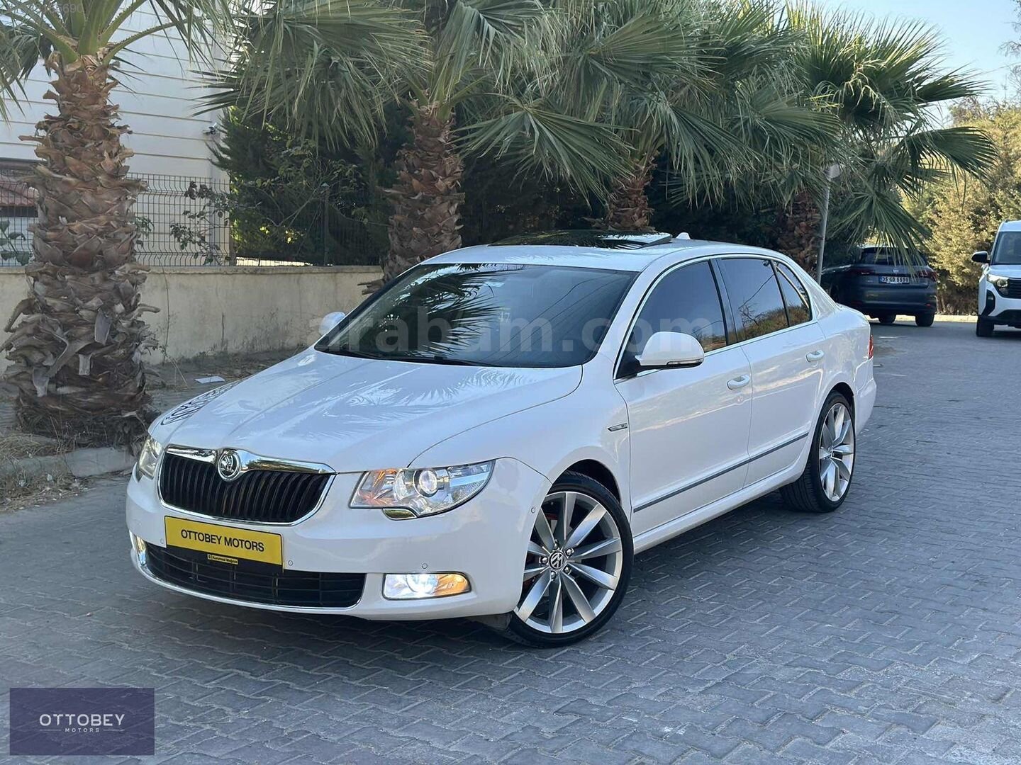 OTTOBEY DEN 2012 SUPERB 1.6 TDI ELEGANCE 105HP 1