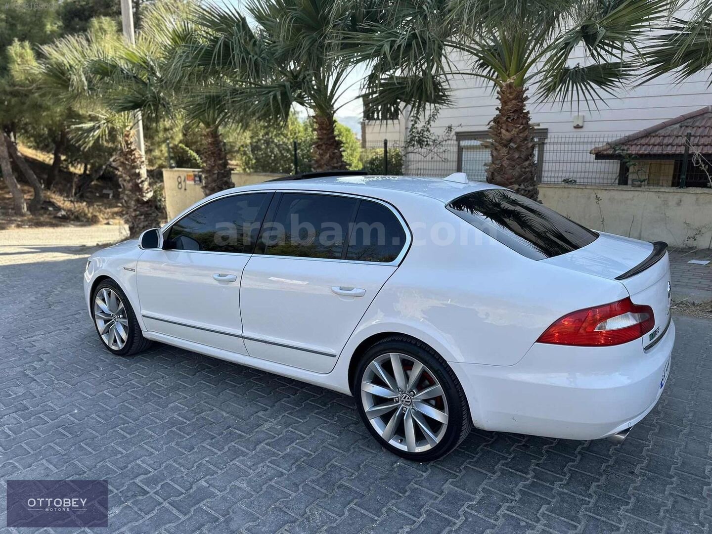 OTTOBEY DEN 2012 SUPERB 1.6 TDI ELEGANCE 105HP 5