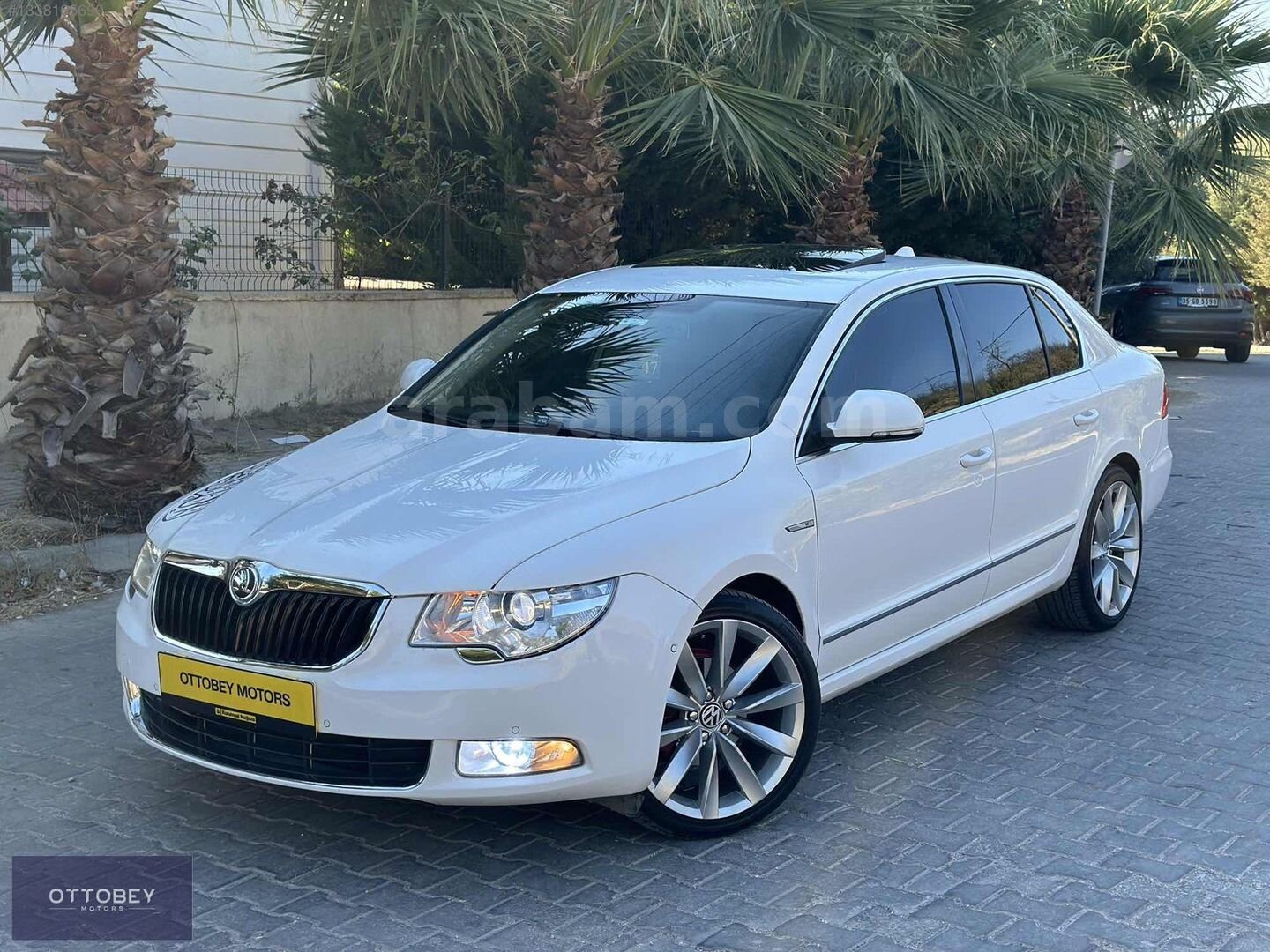 OTTOBEY DEN 2012 SUPERB 1.6 TDI ELEGANCE 105HP 3