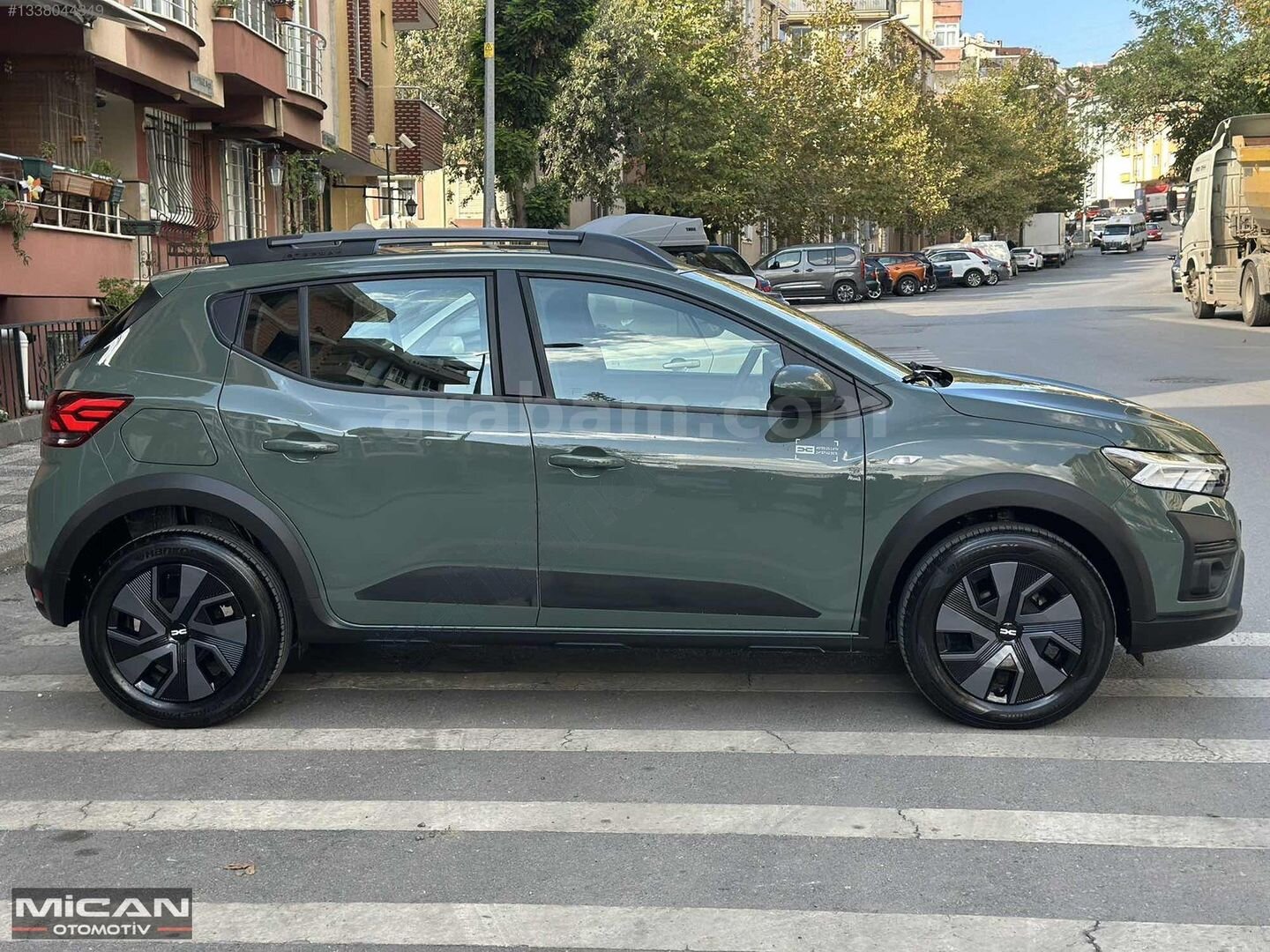 MİCAN OTO-2025 MODEL SANDERO STEPWAY HAKİ YEŞİL 11.000km'DE 5