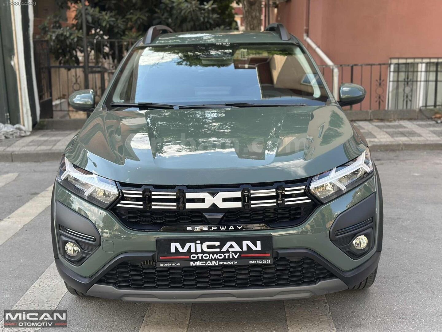 MİCAN OTO-2025 MODEL SANDERO STEPWAY HAKİ YEŞİL 11.000km'DE 3