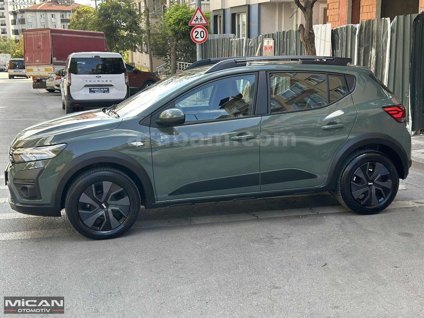 MİCAN OTO-2025 MODEL SANDERO STEPWAY HAKİ YEŞİL 11.000km'DE 2