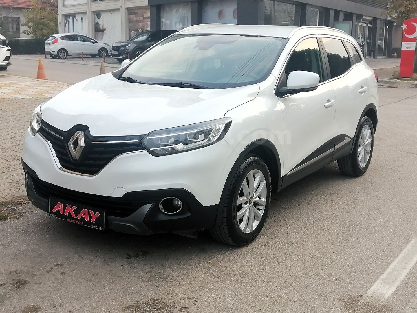 HATASIZ BOYASIZ 2016 MODEL RENAULT KADJAR 1.5 DCİ ICON OTOMATİK 3