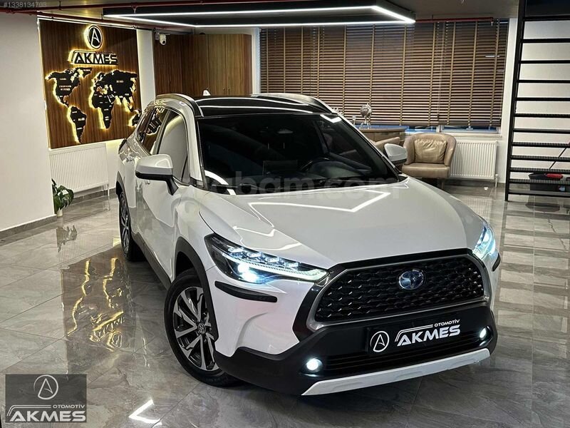 2022 TOYOTA COROLLA CROSS 1.8 HYBRİD PASSİON CAM TAVAN