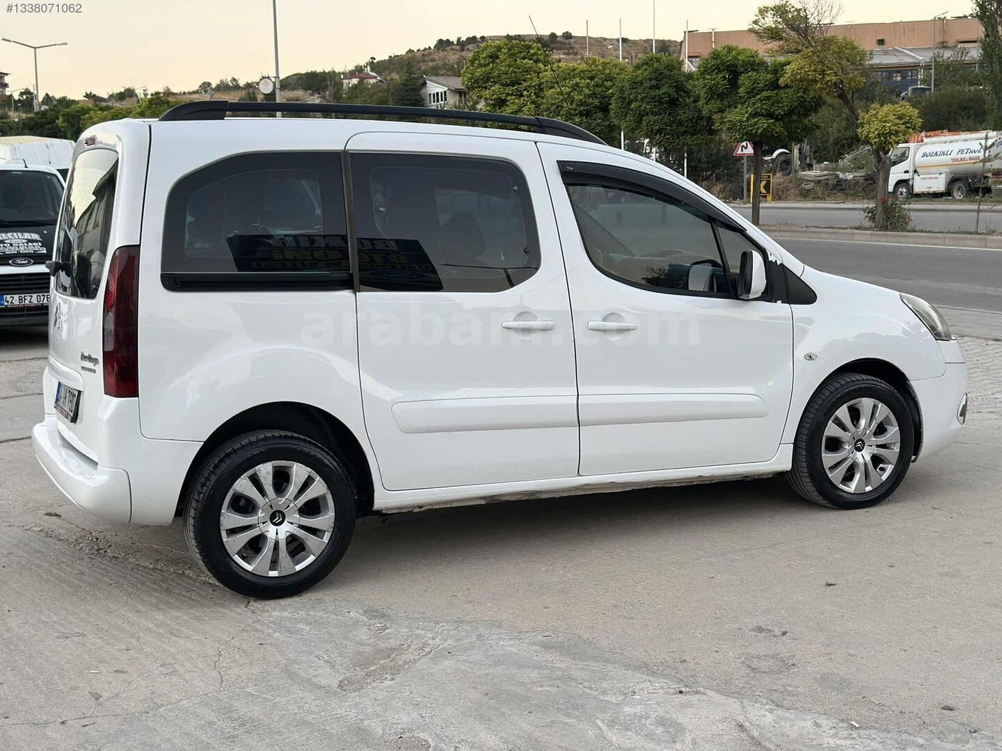 2014 YENİ KASA HATASIZ HIZ SABİTLEME LED FAR 319.000KM BERLİNGO 4