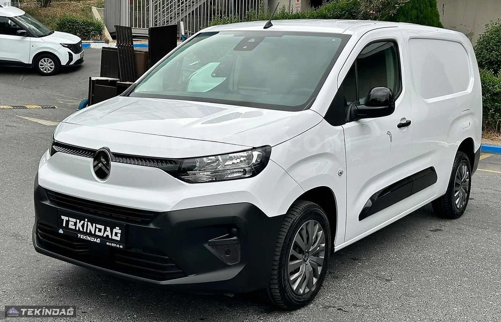 TEKİNDAĞ'DAN SENETLİ KREDİLİ 100PEŞİNATLA 2025 BERLİNGO MAXİ FUL 3