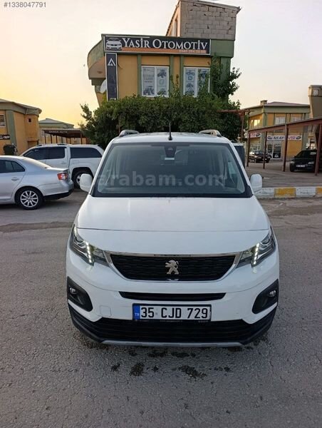 YASİR OTOMOTİV'DEN DÜŞÜK KM RİFTER OTOMATİK 2019 ALLURE PAKET