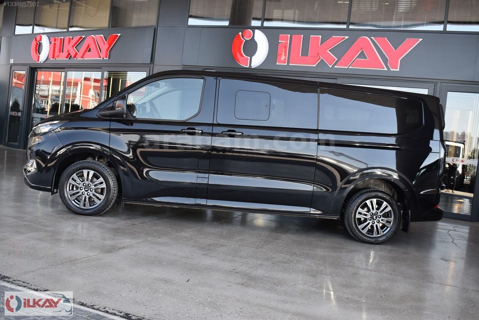 İLKAY'DAN 2025 FORD CUSTOM 320 L TİTANYUM 20,000 KM'DE OTOMOBİL 2