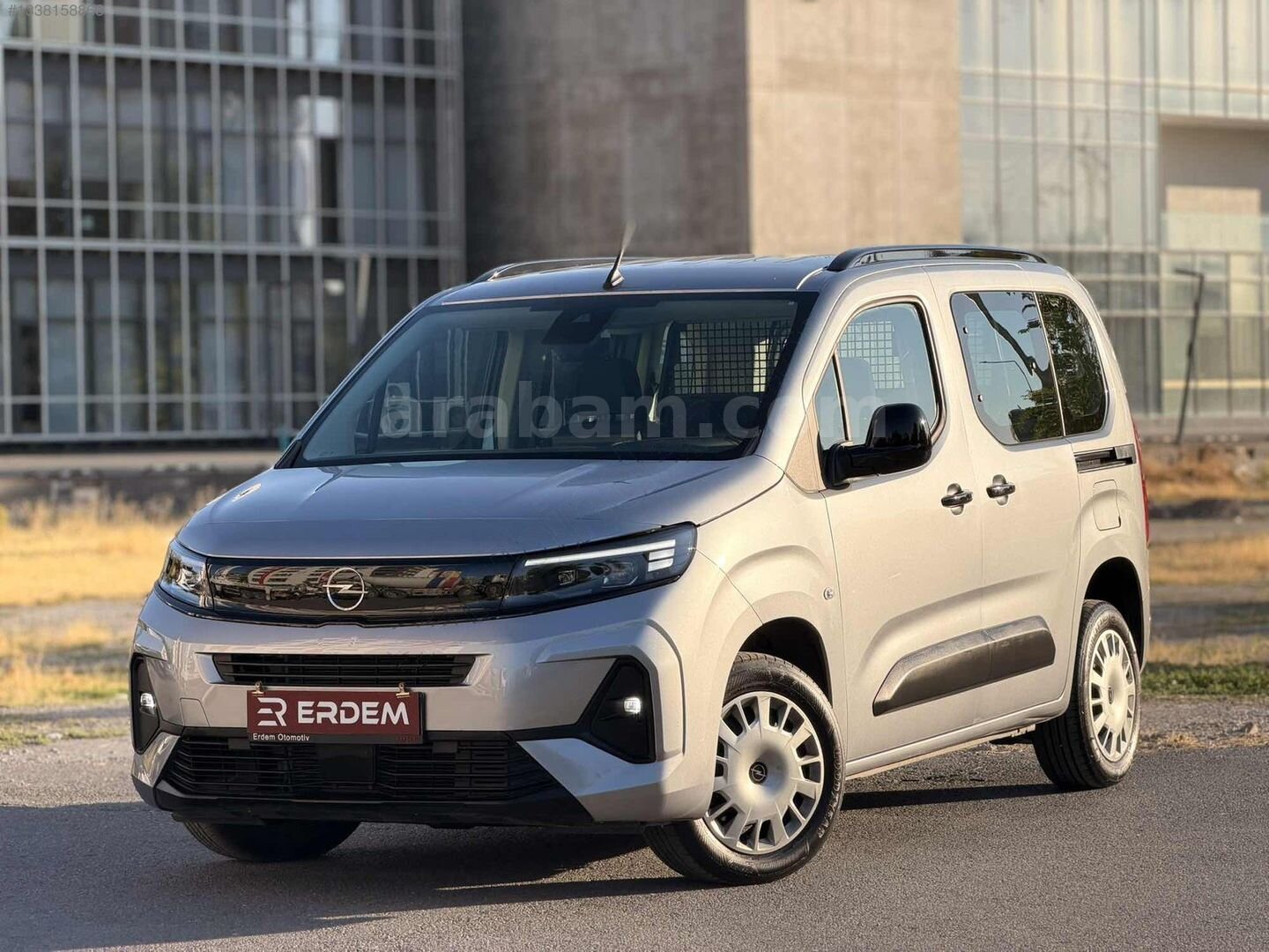 ERDEM OTOMOTİV BOYASIZ 24.000 KM 2025 SIFIR GİBİ 1.5 D OTOMATİK 2