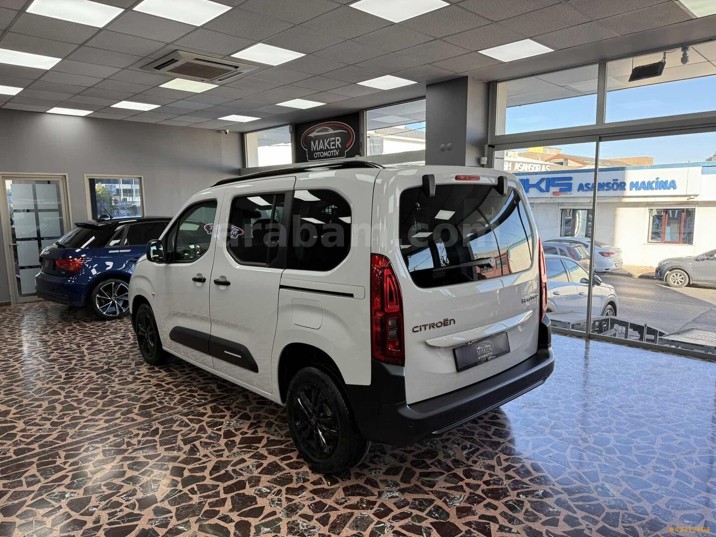 MAKER OTO'DAN 2025 MODEL CITROEN BERLINGO 1.5 BlueHDI MAX EAT8 4