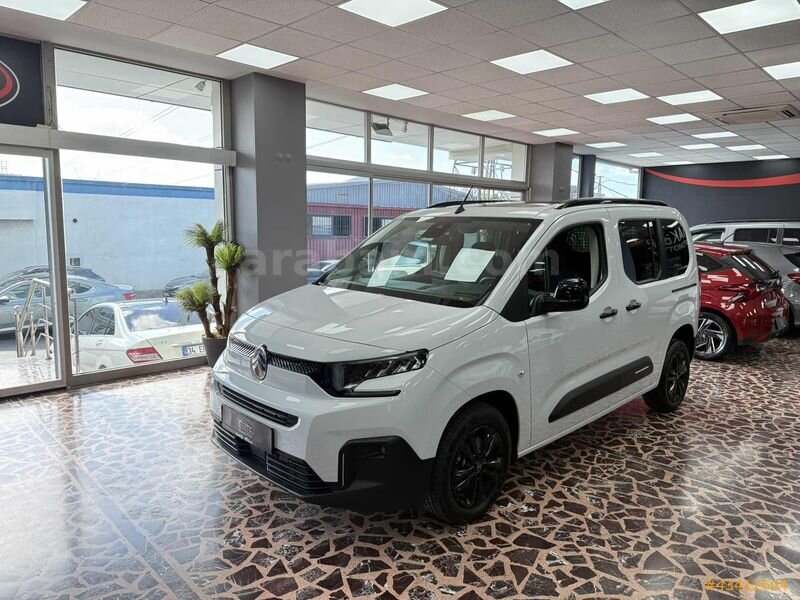 MAKER OTO'DAN 2025 MODEL CITROEN BERLINGO 1.5 BlueHDI MAX EAT8