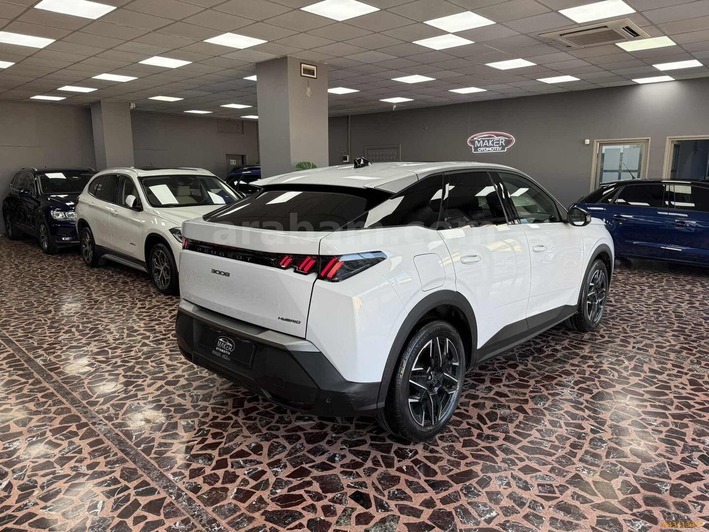 MAKER OTO'DAN 2025 MODEL PEUGEOT 3008 1.2 HYBRID ALLURE e-DCS6 3