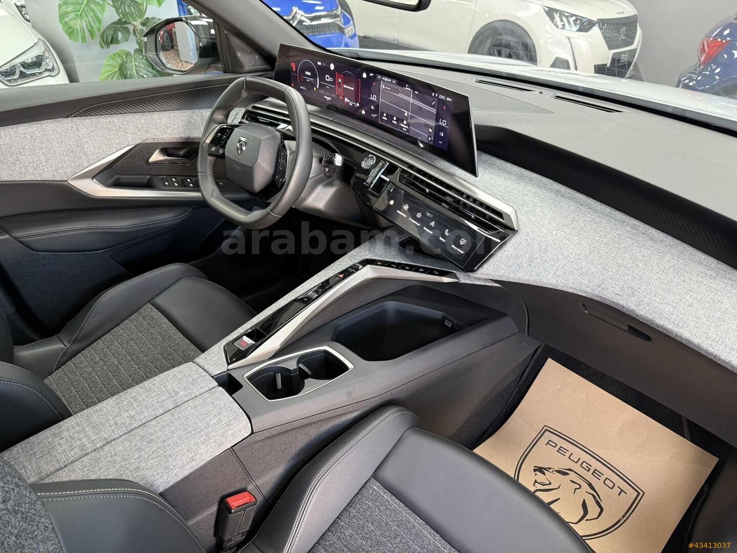 MAKER OTO'DAN 2025 MODEL PEUGEOT 3008 1.2 HYBRID ALLURE e-DCS6 2