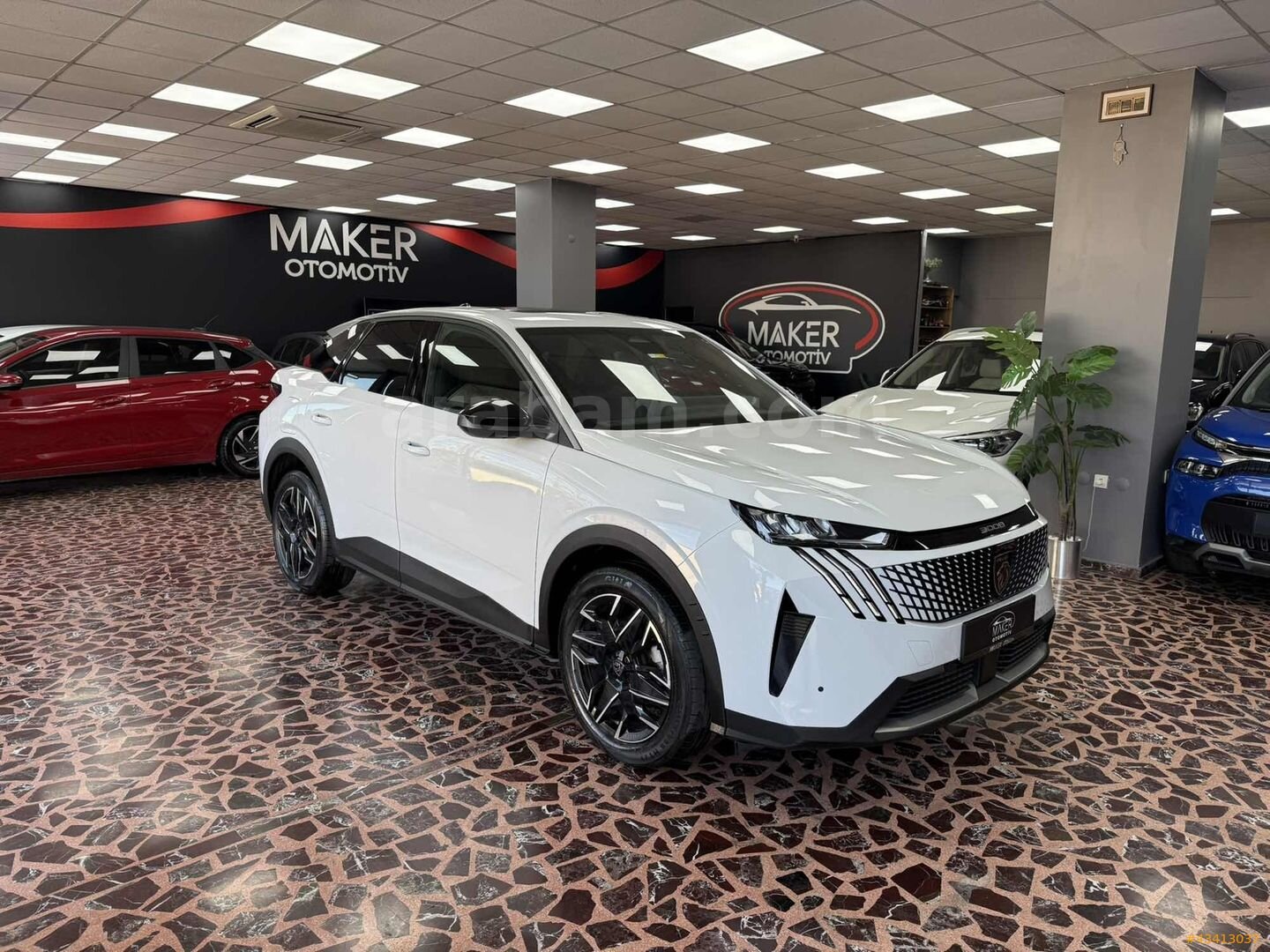 MAKER OTO'DAN 2025 MODEL PEUGEOT 3008 1.2 HYBRID ALLURE e-DCS6 5