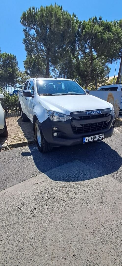 ISUZU DMAX 2022 MODEL 2023 ÇIKIŞLIDIR %20 FATURALI 2