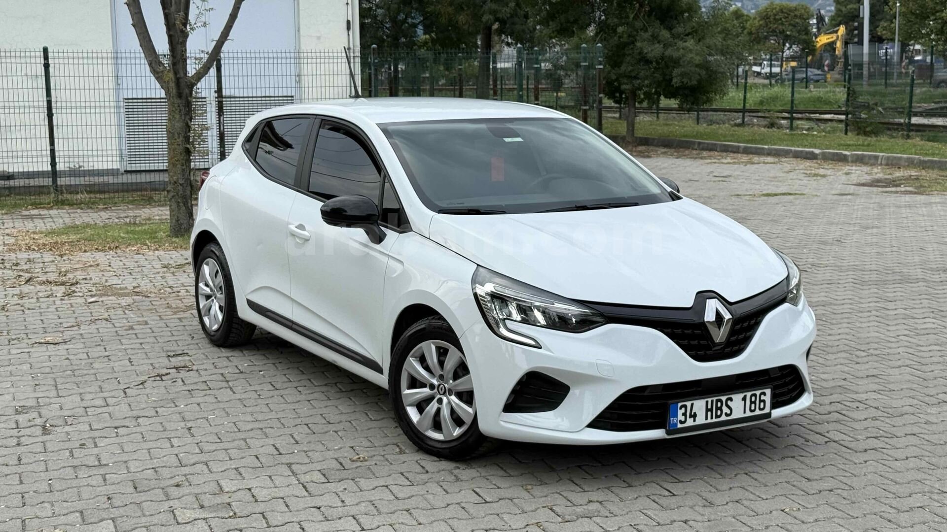 KRM MOTORS DAN BAKIMLI OTOMATİK CLIO 4