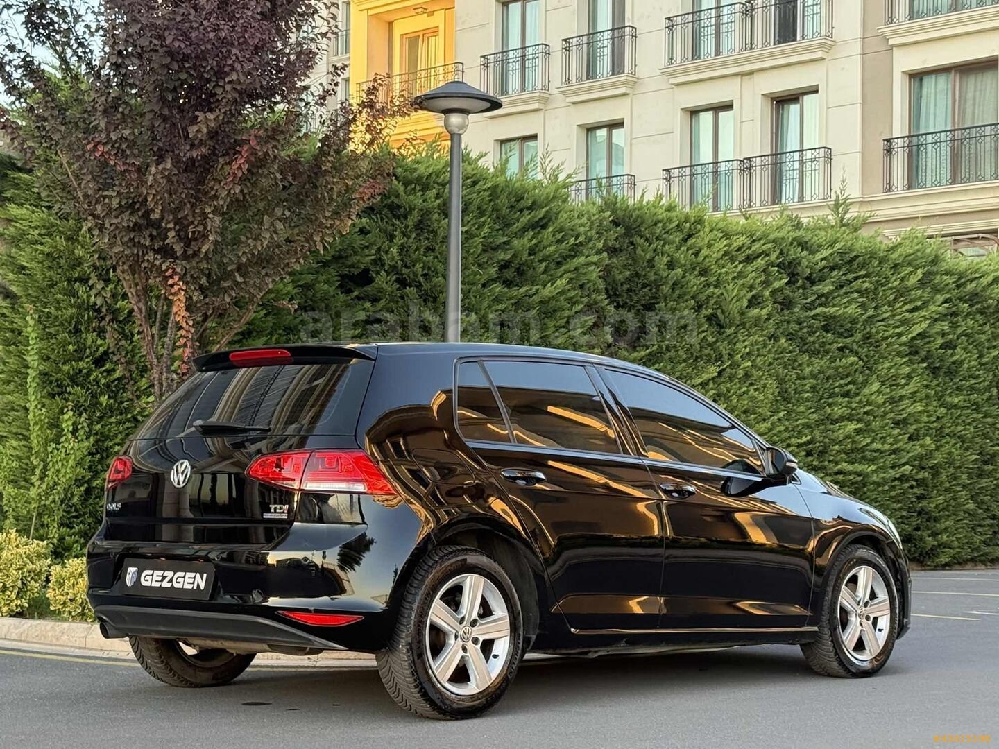 GEZGEN'DEN VW GOLF 7 COMFORTLİNE DEĞİŞENSİZ-BOYASIZ-79.000 KM'DE 2