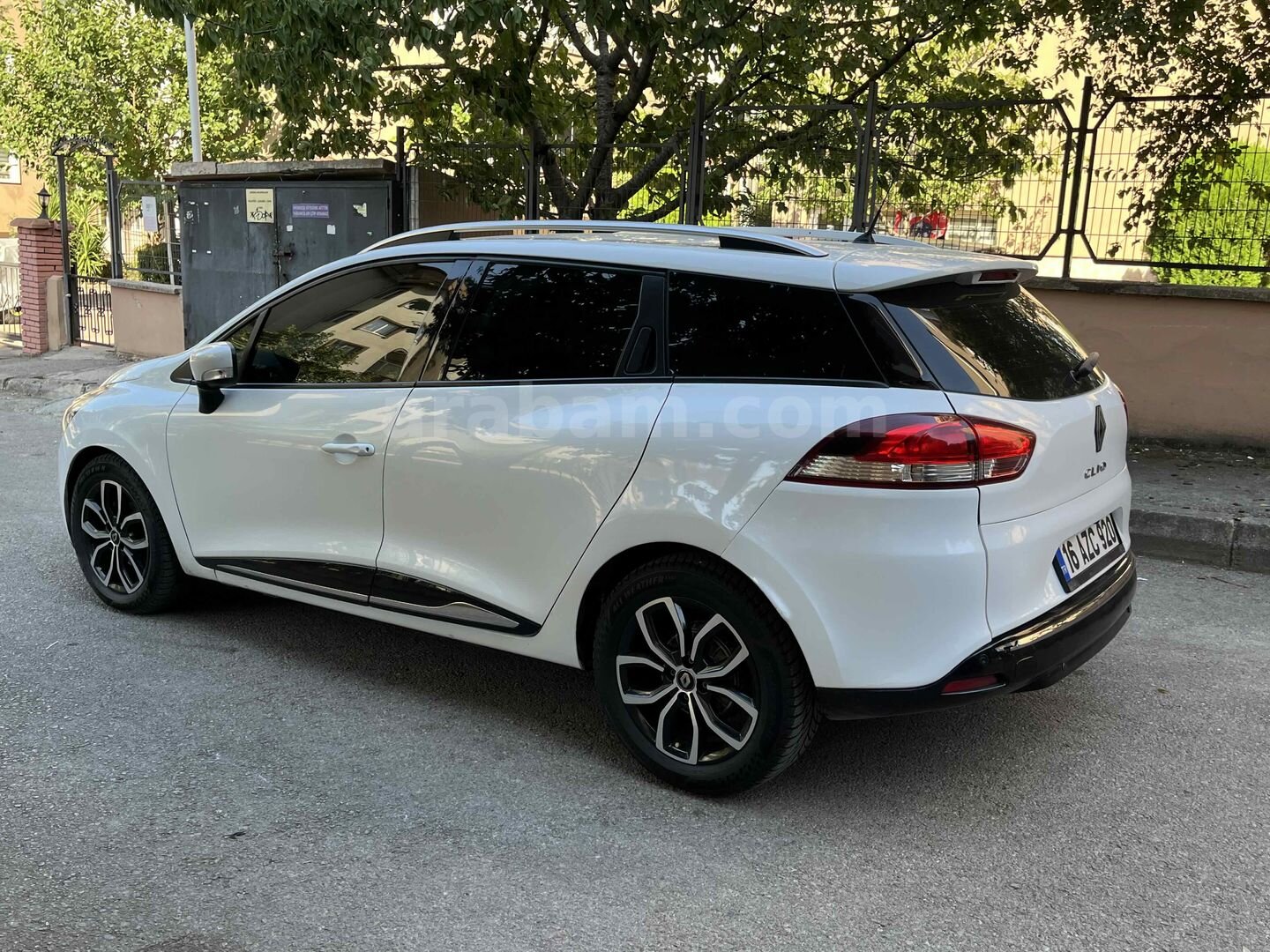 Galeriden Renault Clio 1.5 dCi SportTourer Touch 2019 Model Bursa 195.000 km Beyaz 5