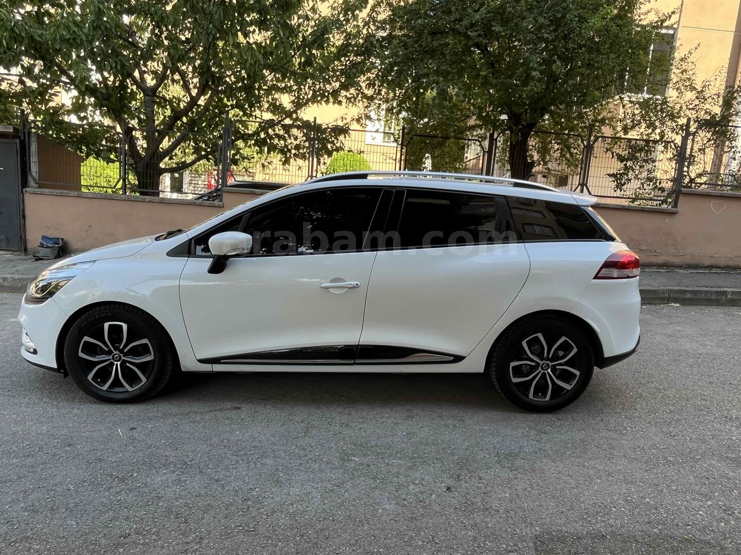 Galeriden Renault Clio 1.5 dCi SportTourer Touch 2019 Model Bursa 195.000 km Beyaz 6