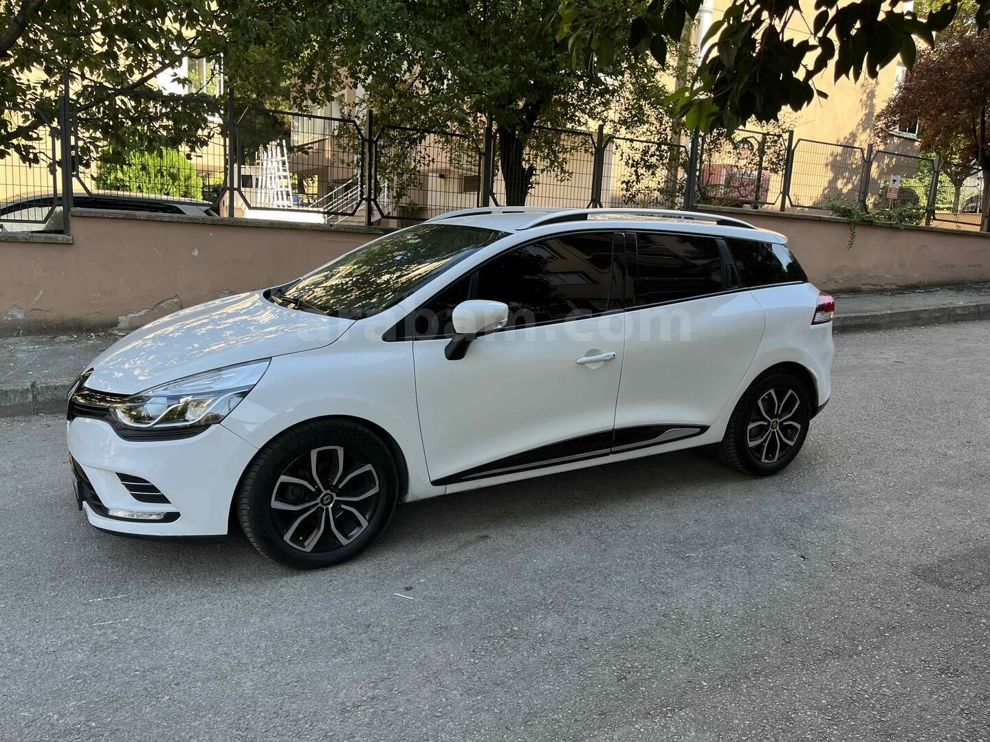 Galeriden Renault Clio 1.5 dCi SportTourer Touch 2019 Model Bursa 195.000 km Beyaz 7
