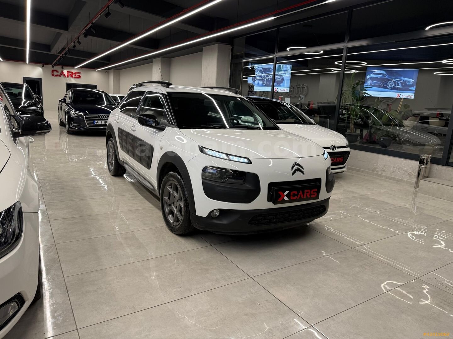 XCARS- 137 BİN KM CITROEN C4 CACTUS 1.2 VTI OTOMATİK HATASIZ 2