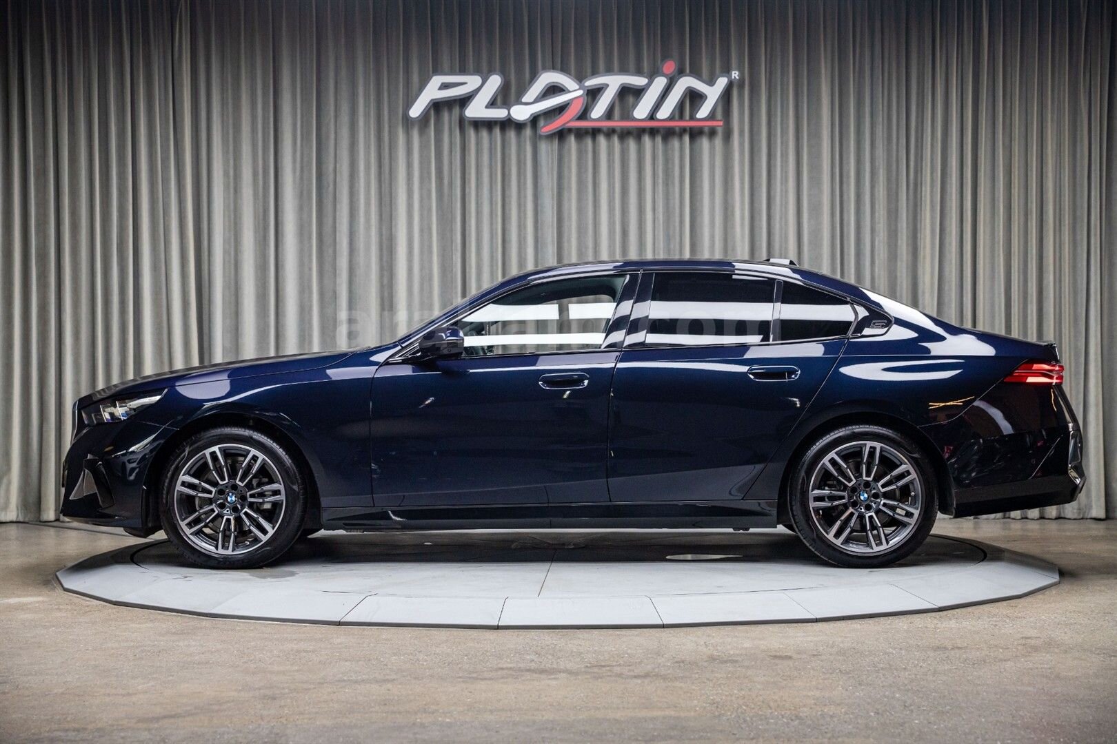 2025 BMW 5 SERISI 520I M SPORT 3