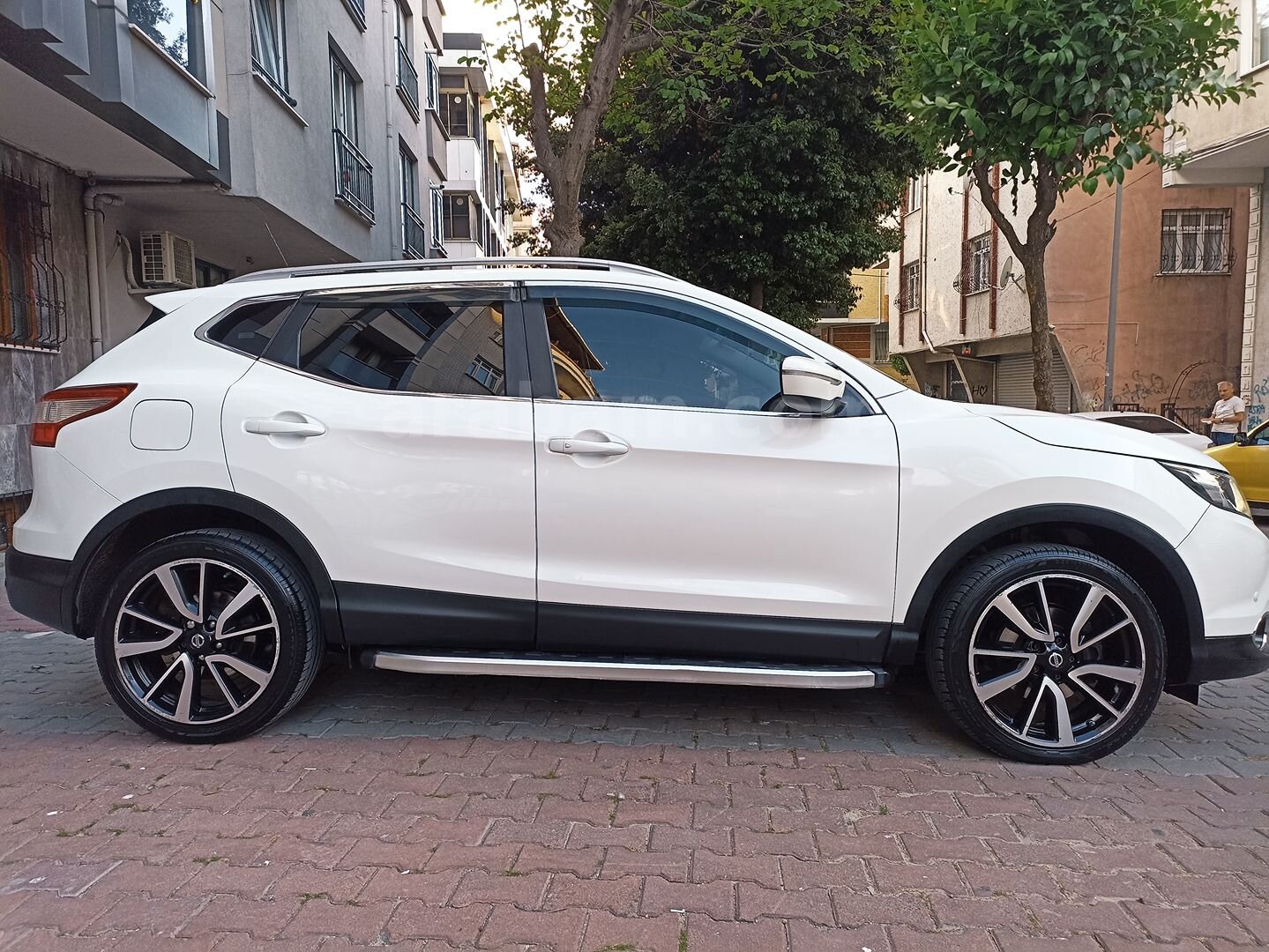 Nissan / Qashqai 1.6dCi / 2014 Model / Cam Tavan / Black Edition 6