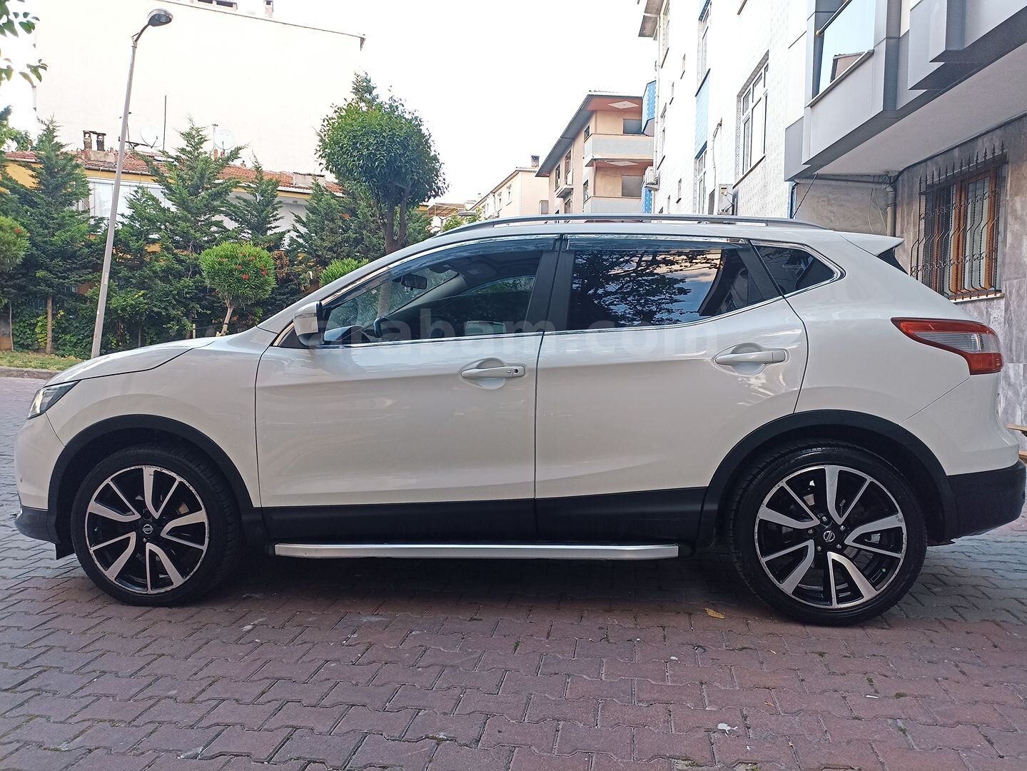 Nissan / Qashqai 1.6dCi / 2014 Model / Cam Tavan / Black Edition 5