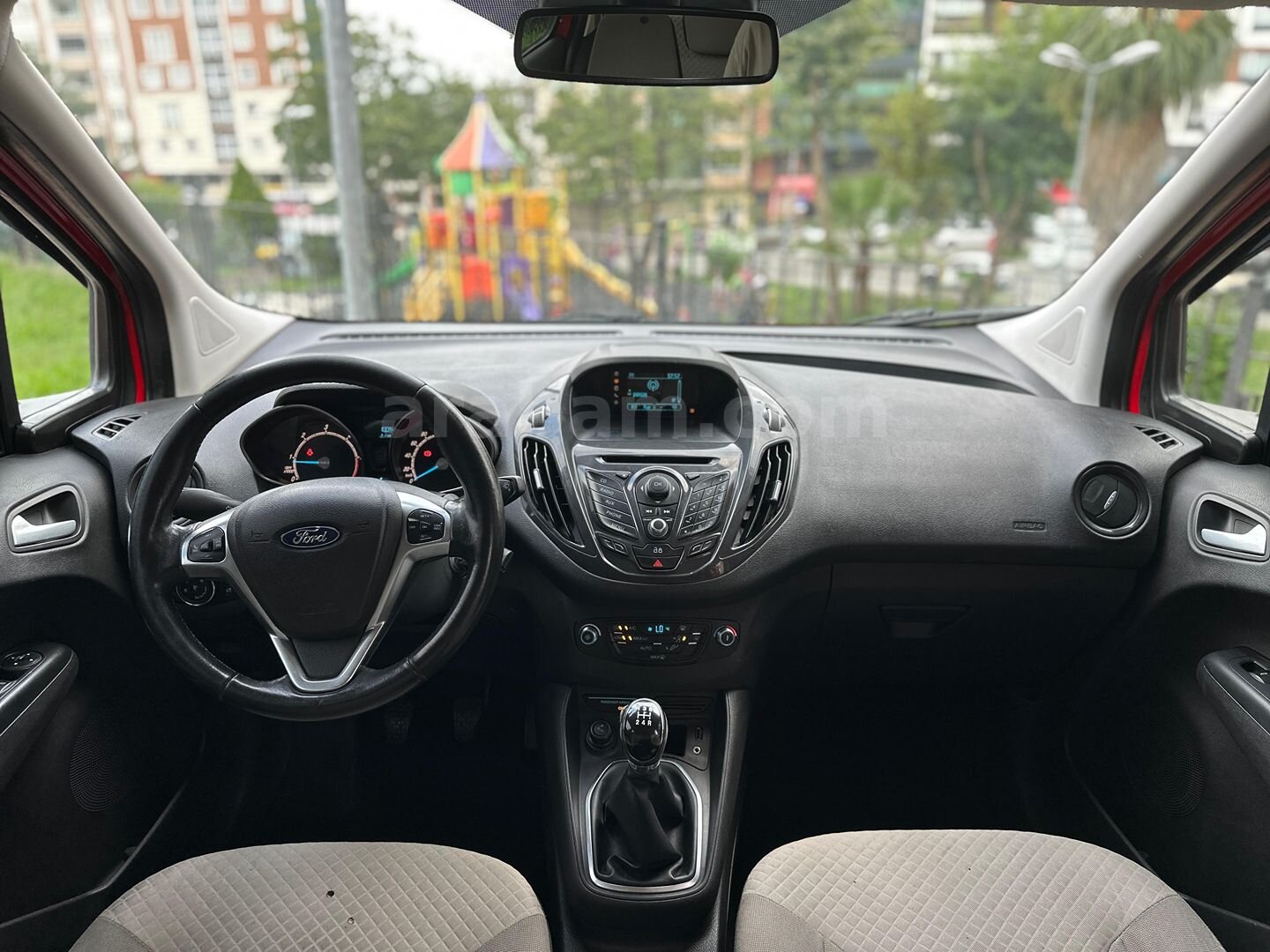 300.000 TL PEŞİNAT 12 24 36 AY ELDEN SENETLE KK 12 TAKSİT 6