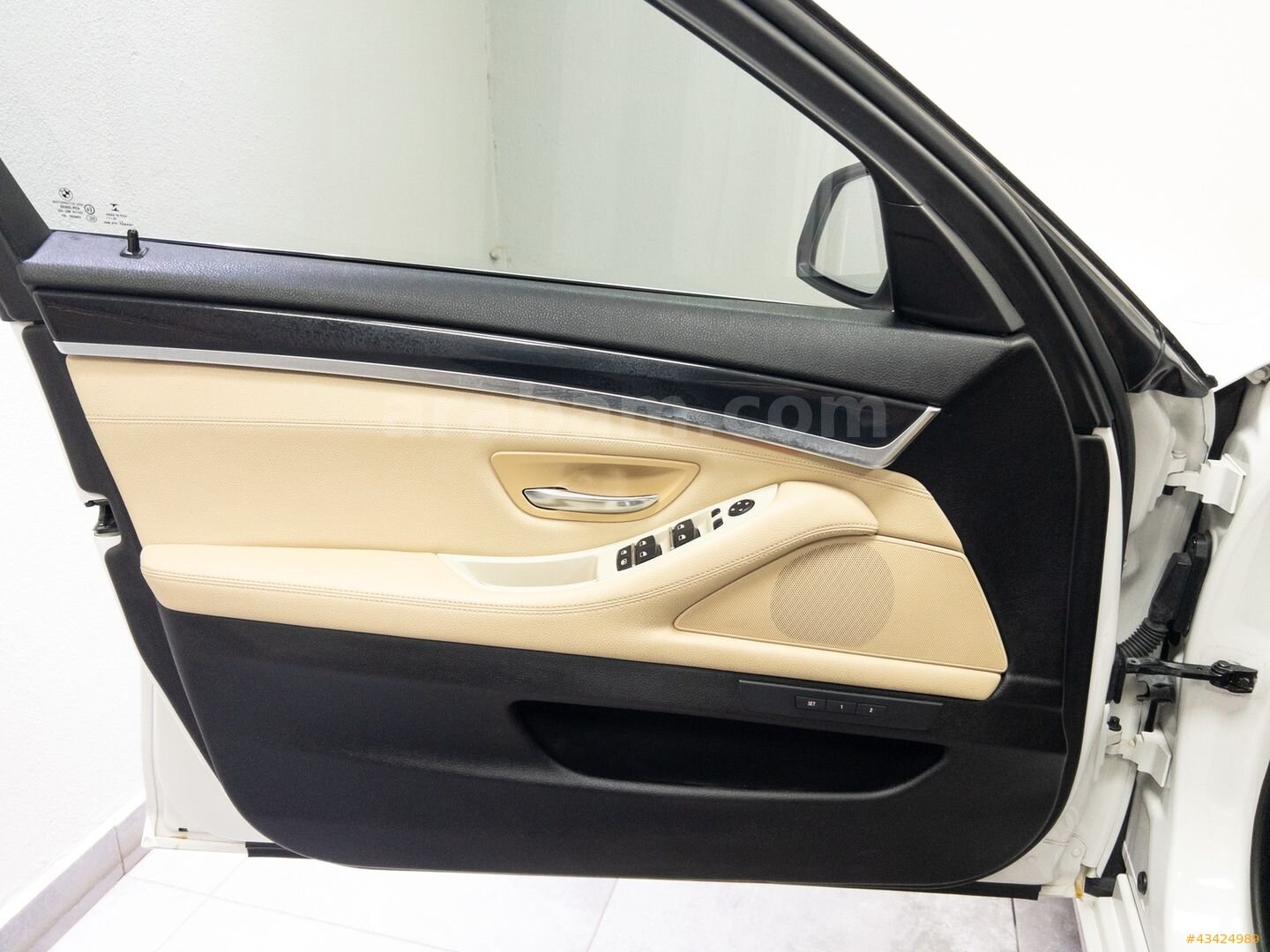 Galeriden BMW 5 Serisi 520i Premium 2015 Model İzmir 186.300 km Beyaz 7