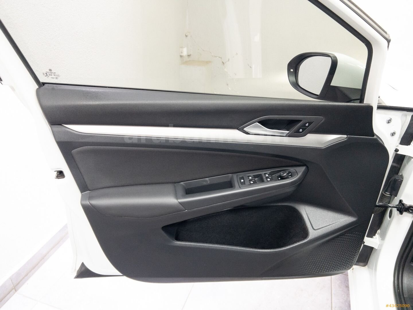 Galeriden Volkswagen Golf 1.0 TSi Impression 2022 Model İzmir 68.680 km Beyaz 7