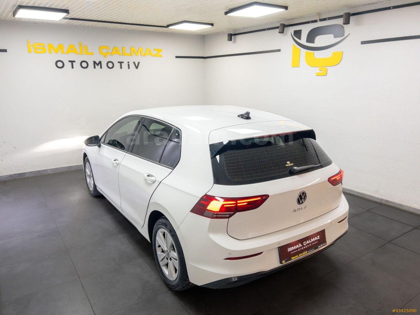 Galeriden Volkswagen Golf 1.0 TSi Impression 2022 Model İzmir 68.680 km Beyaz 4