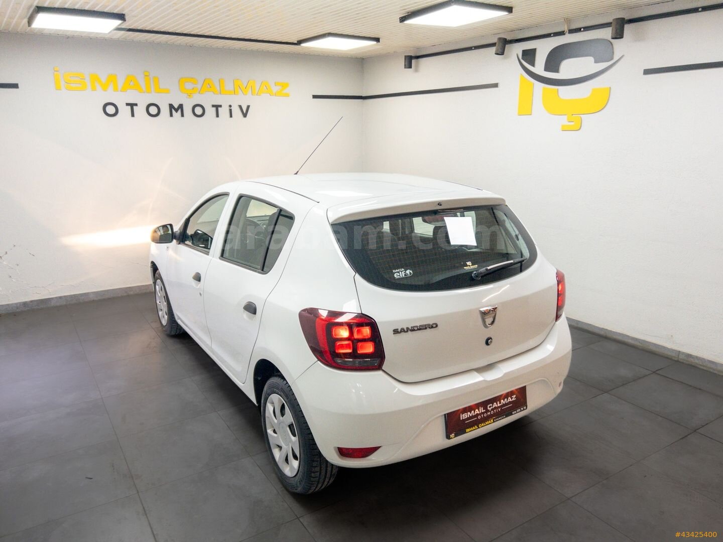 Galeriden Dacia Sandero 1.0 Ambiance 2017 Model İzmir 60.405 km Beyaz 4