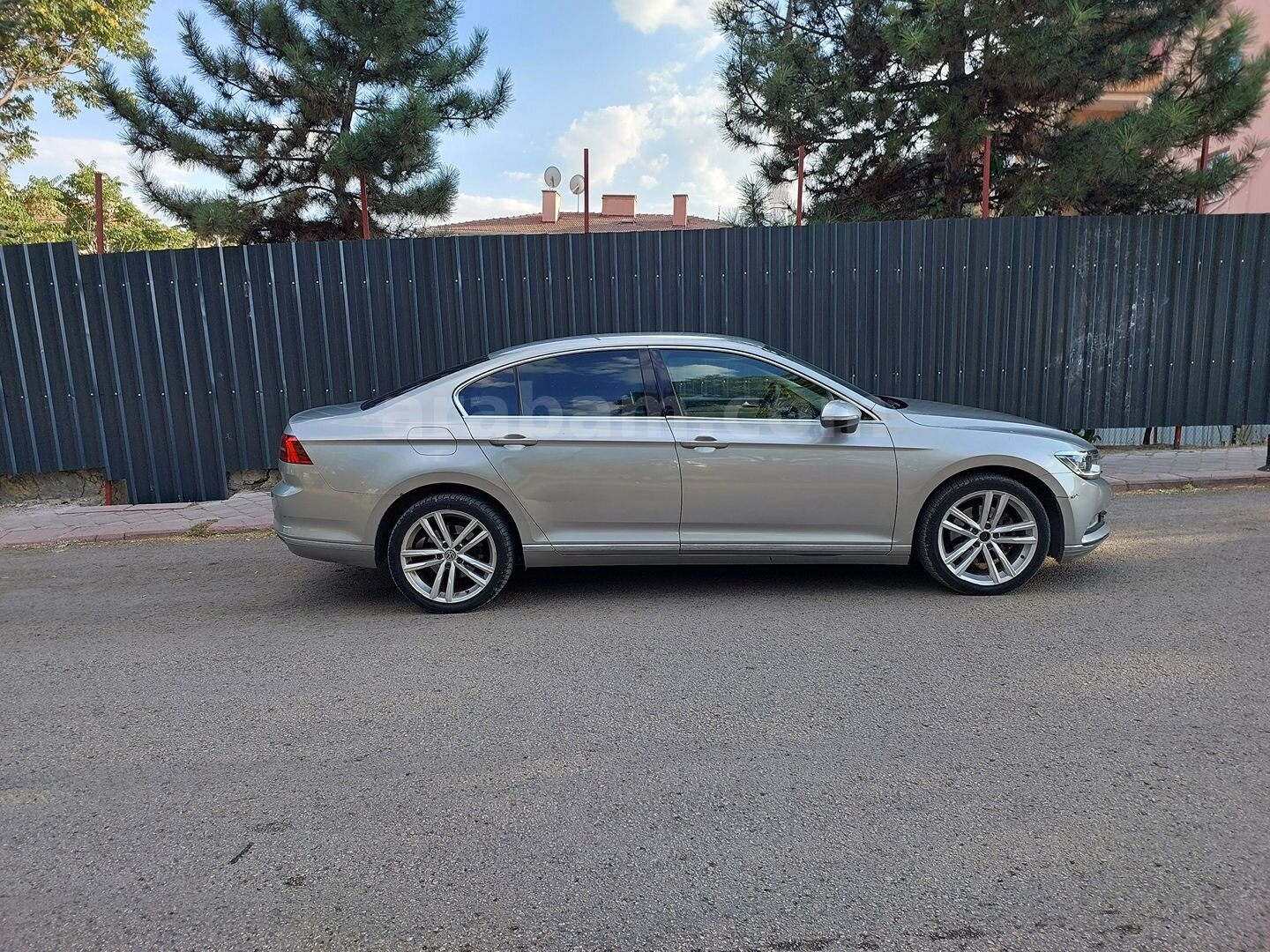 Galeriden Volkswagen Passat 2.0 TDi BlueMotion Highline 2014 Model Ankara 381.000 km Gri 3