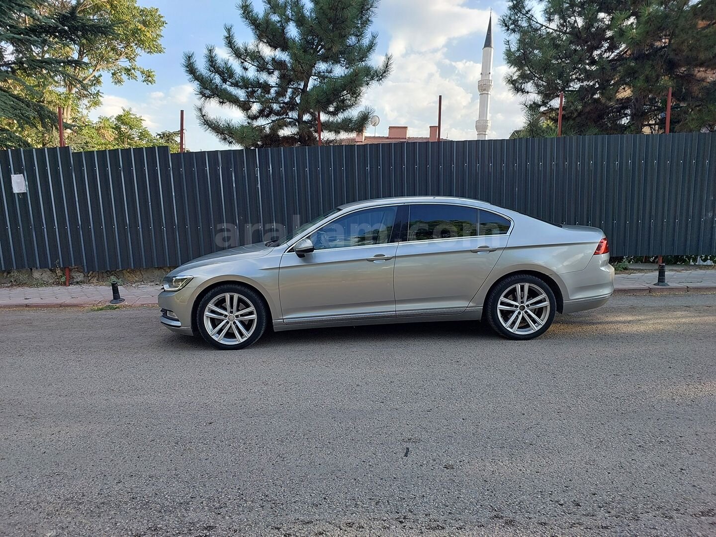 Galeriden Volkswagen Passat 2.0 TDi BlueMotion Highline 2014 Model Ankara 381.000 km Gri 4
