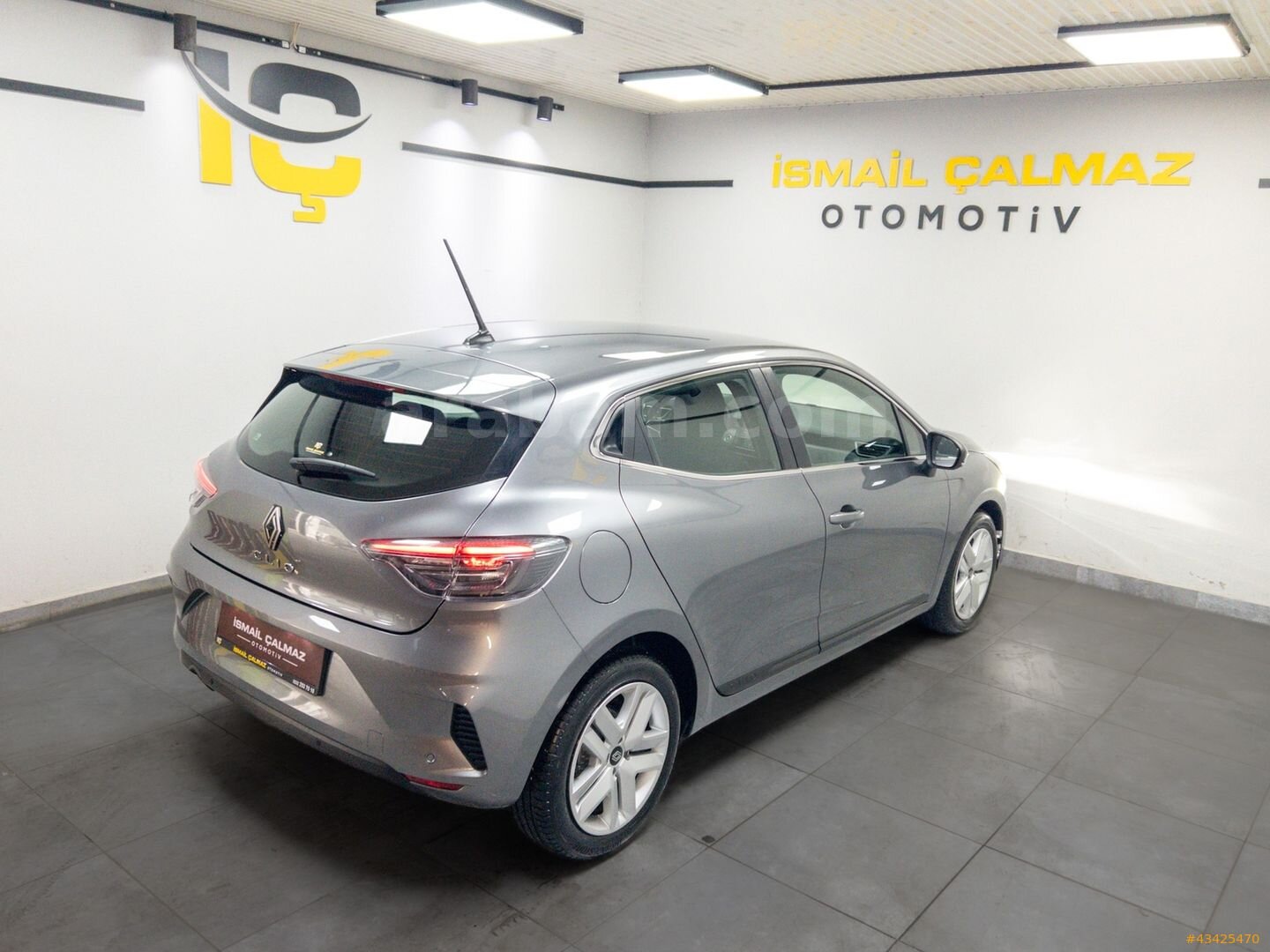 Galeriden Renault Clio 1.0 TCe Evolution 2025 Model İzmir 13.442 km Gri 6