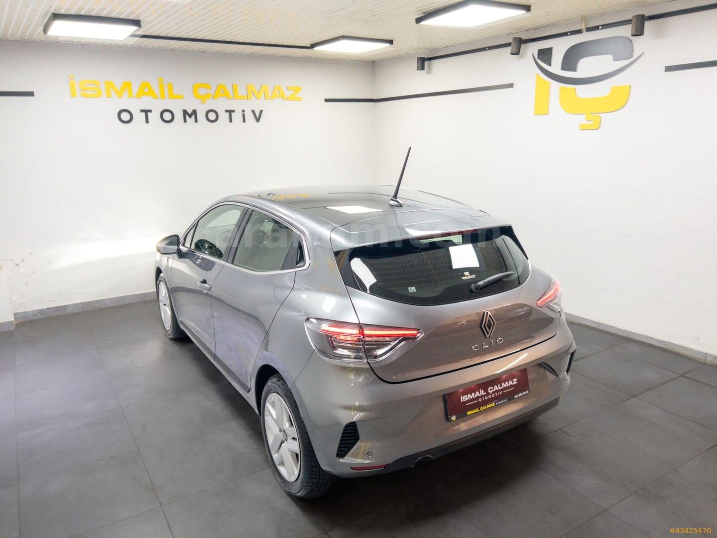 Galeriden Renault Clio 1.0 TCe Evolution 2025 Model İzmir 13.442 km Gri 4