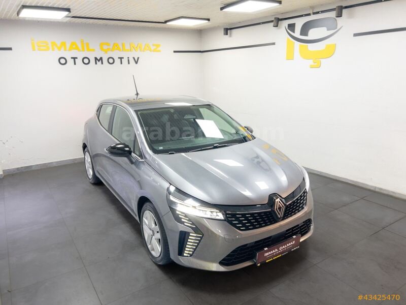 Galeriden Renault Clio 1.0 TCe Evolution 2025 Model İzmir 13.442 km Gri