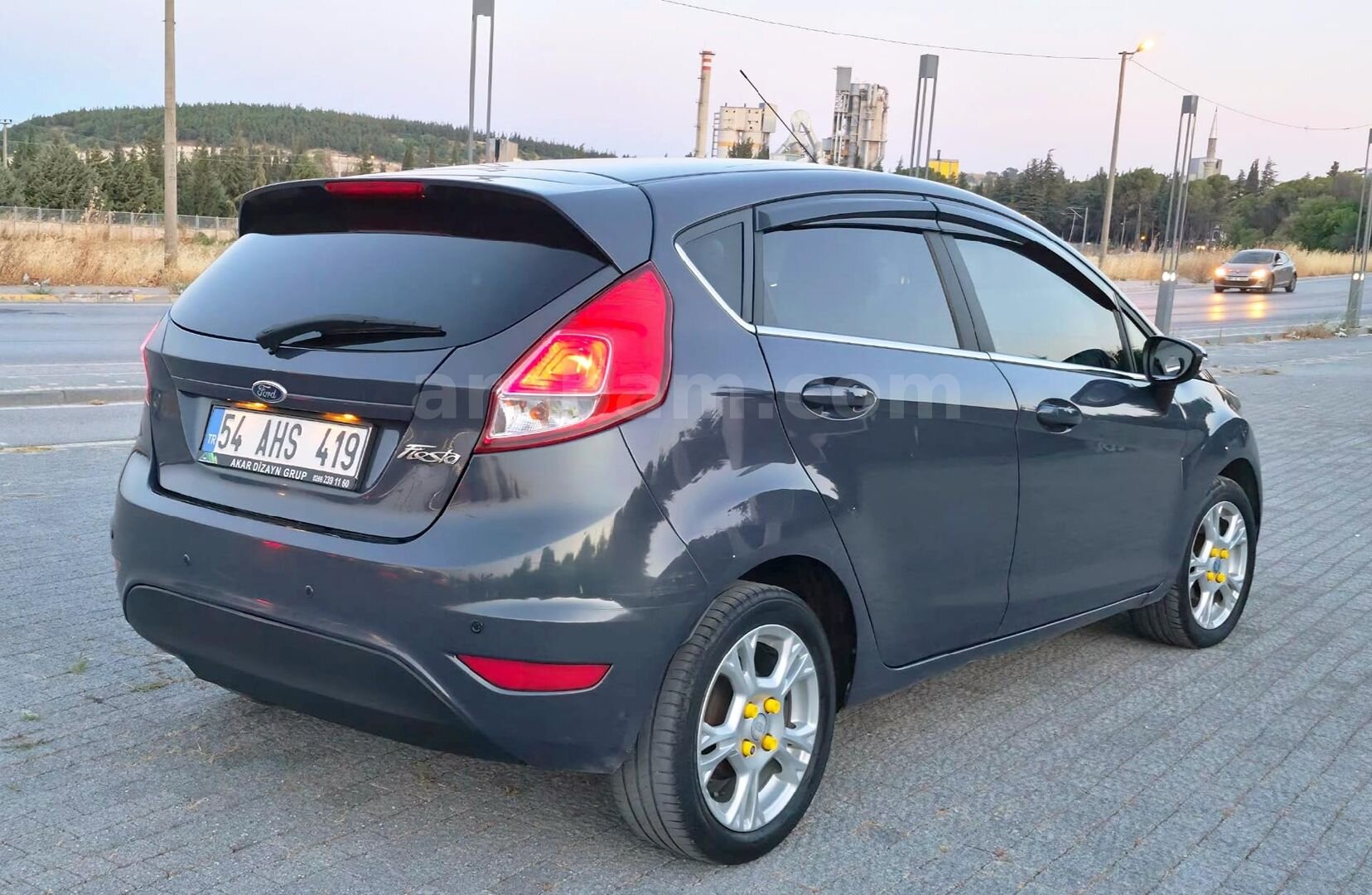 Galeriden Ford Fiesta 1.25 Trend X 2015 Model Balıkesir 175.000 km Gri 7