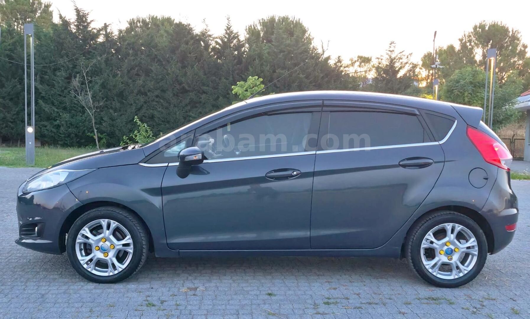 Galeriden Ford Fiesta 1.25 Trend X 2015 Model Balıkesir 175.000 km Gri 4