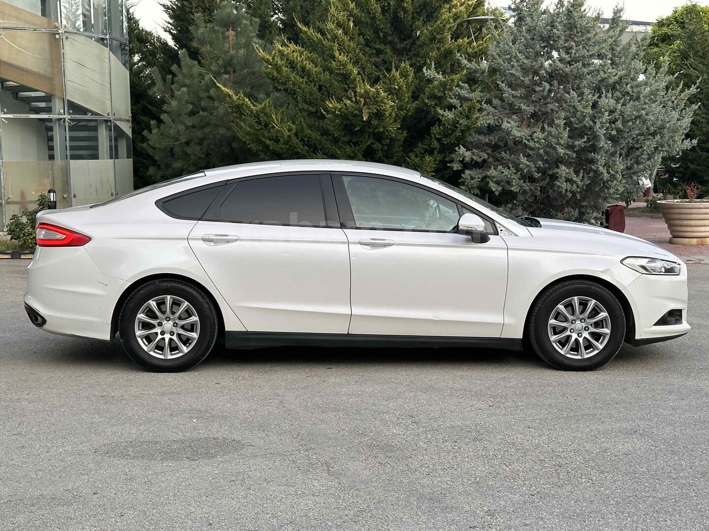 Galeriden Ford Mondeo 2.0 TDCi Style 2015 Model Ankara 205.000 km Beyaz 7
