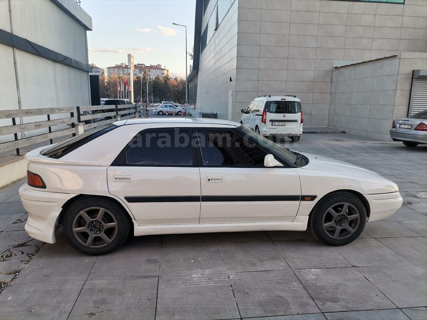 Sahibinden Mazda 323 1.6 GLX 1992 Model 5