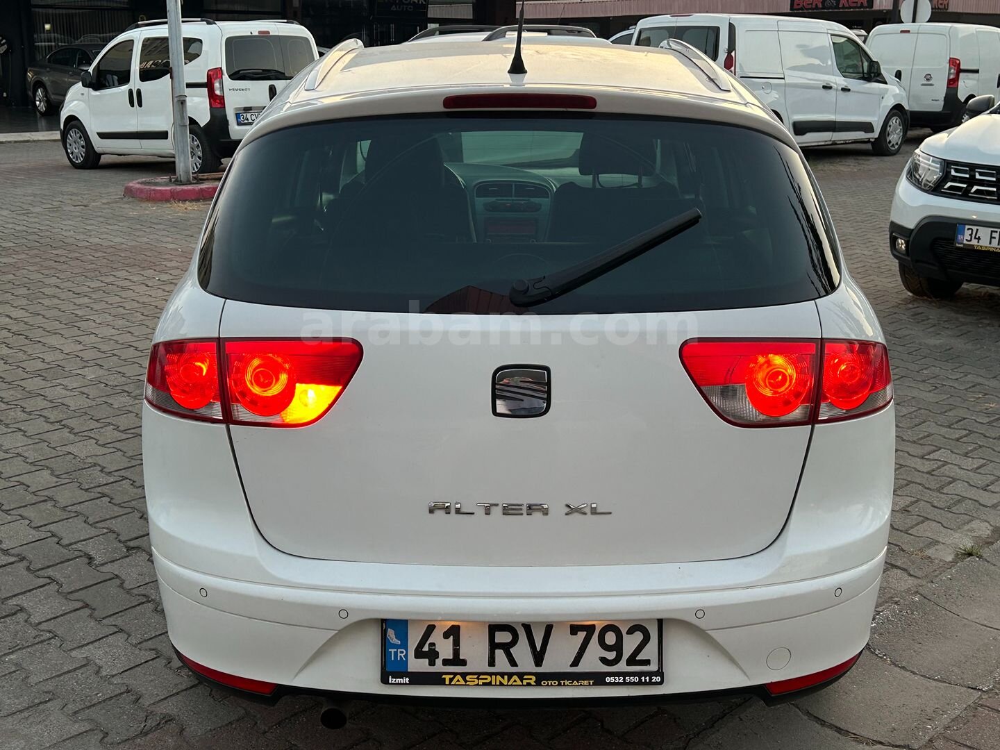 Galeriden Seat Altea 1.6 TDI Style XL 2012 Model Kocaeli 264.000 km Beyaz 5