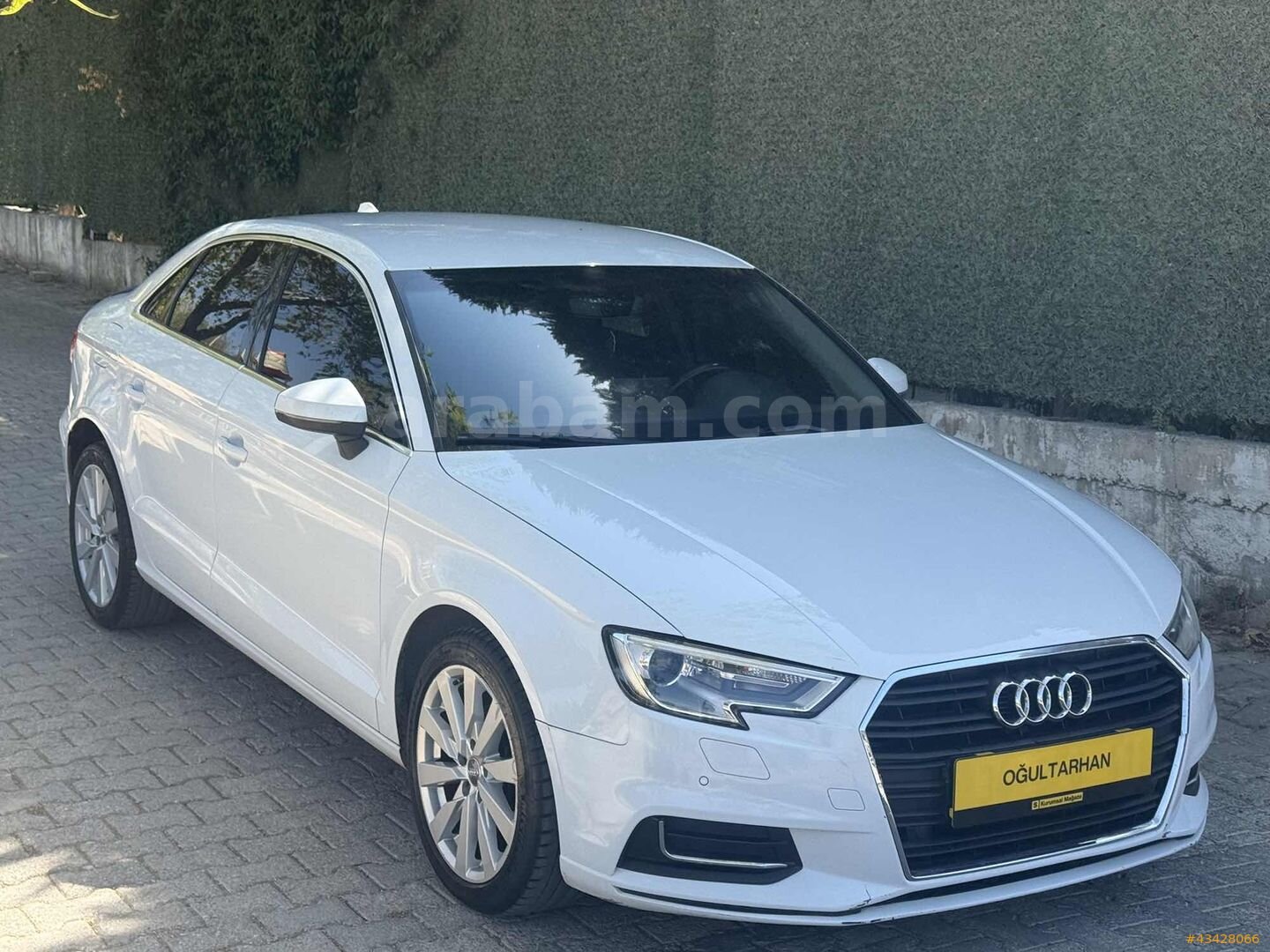 Galeriden Audi A3 Sedan 1.6 TDI Design Line 2018 Model İzmir 199.000 km Beyaz 2