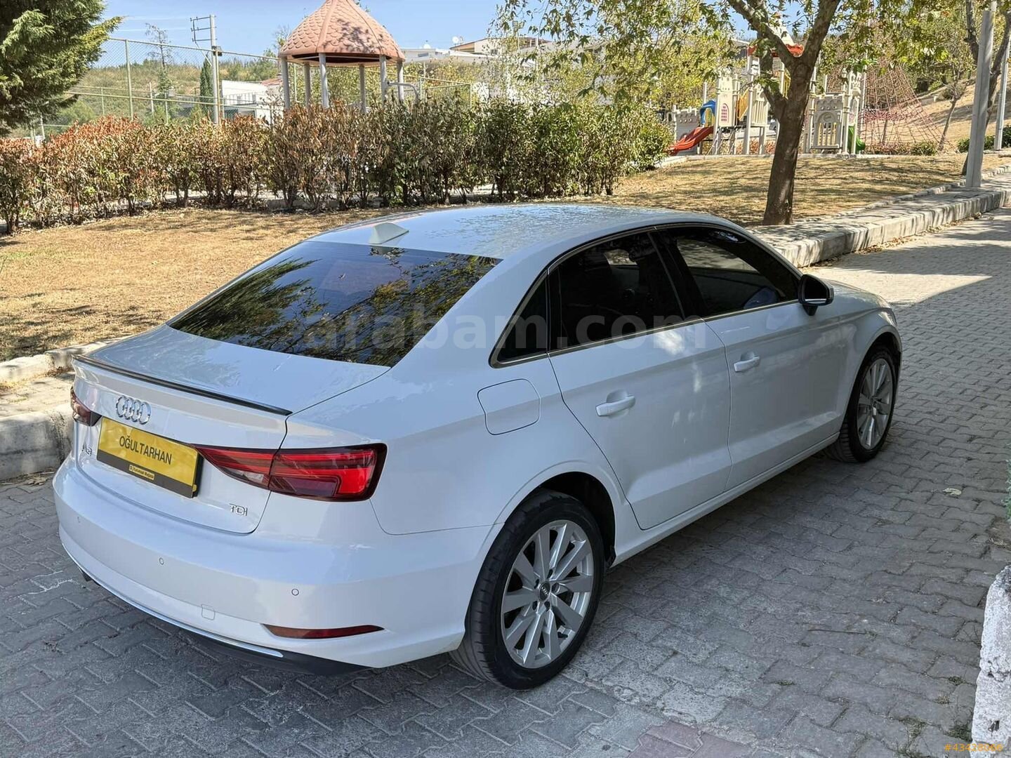 Galeriden Audi A3 Sedan 1.6 TDI Design Line 2018 Model İzmir 199.000 km Beyaz 6
